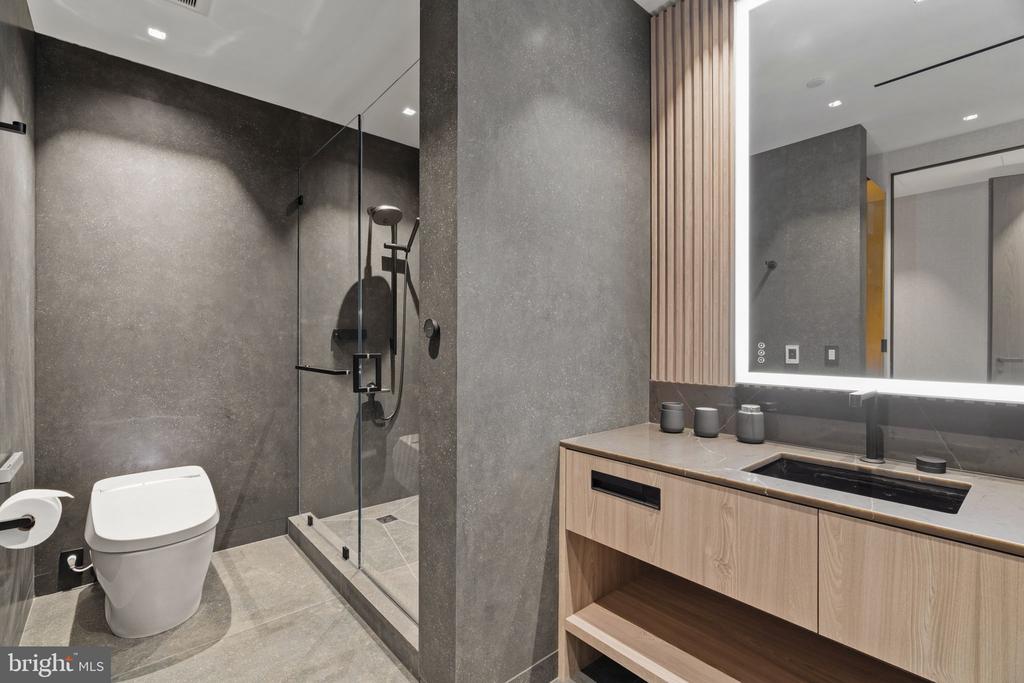 500 WALNUT STREET Unit: 1101/02