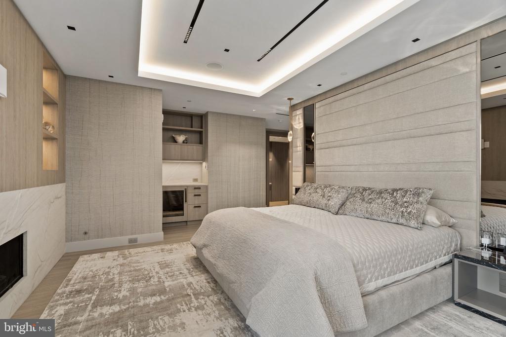 500 WALNUT STREET Unit: 1101/02