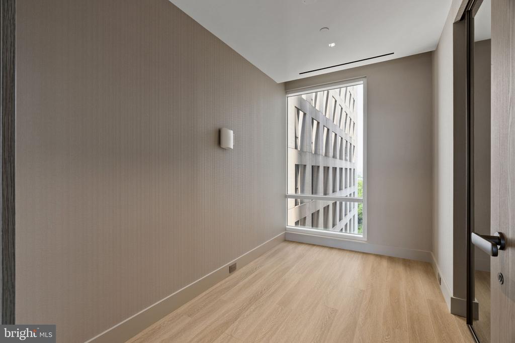 500 WALNUT STREET Unit: 1101/02