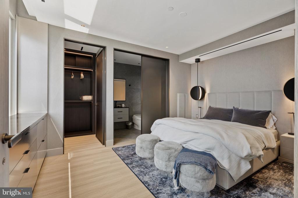 500 WALNUT STREET Unit: 1101/02