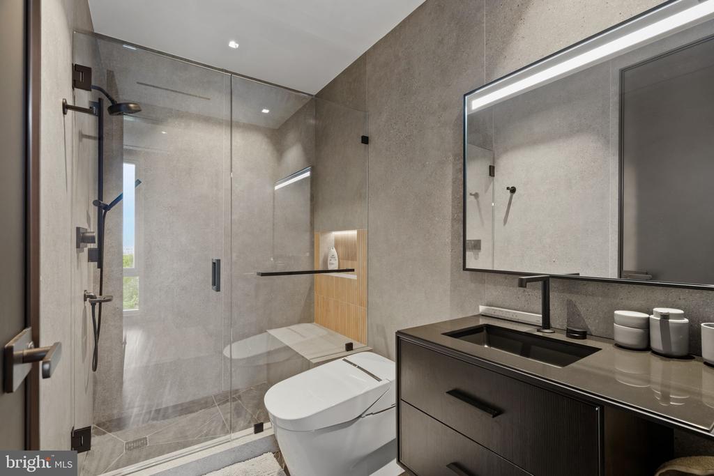 500 WALNUT STREET Unit: 1101/02