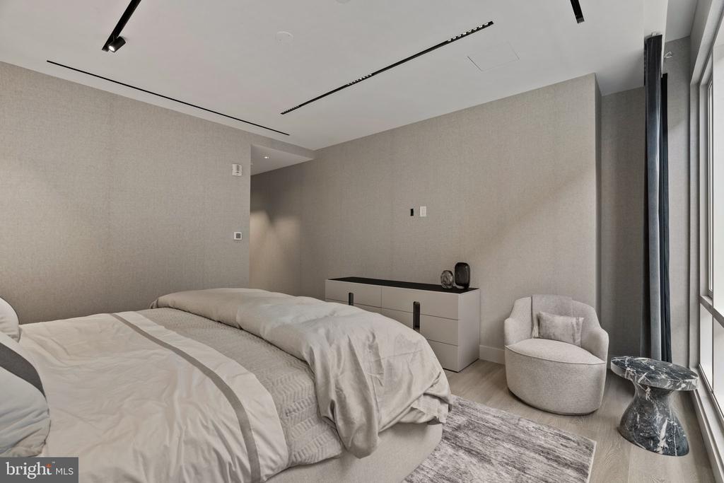 500 WALNUT STREET Unit: 1101/02