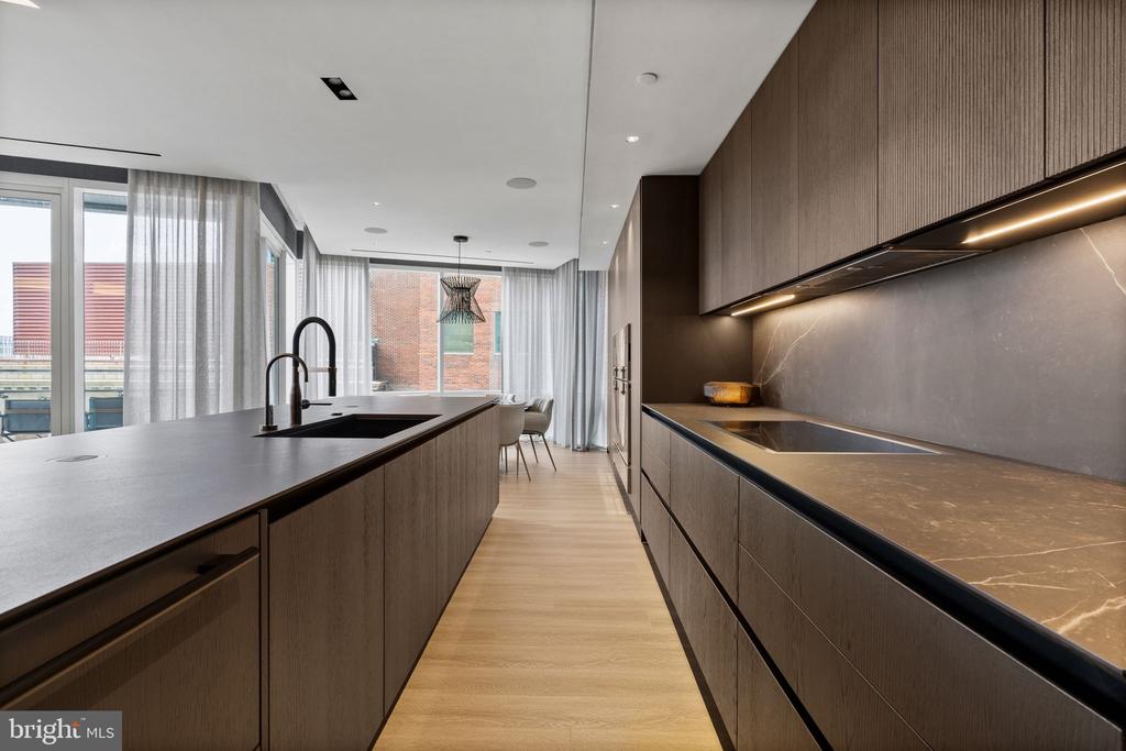 500 WALNUT STREET Unit: 1101/02