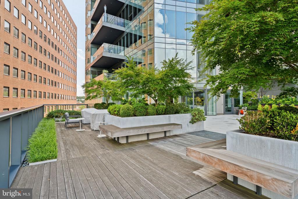 500 WALNUT STREET Unit: 1101/02
