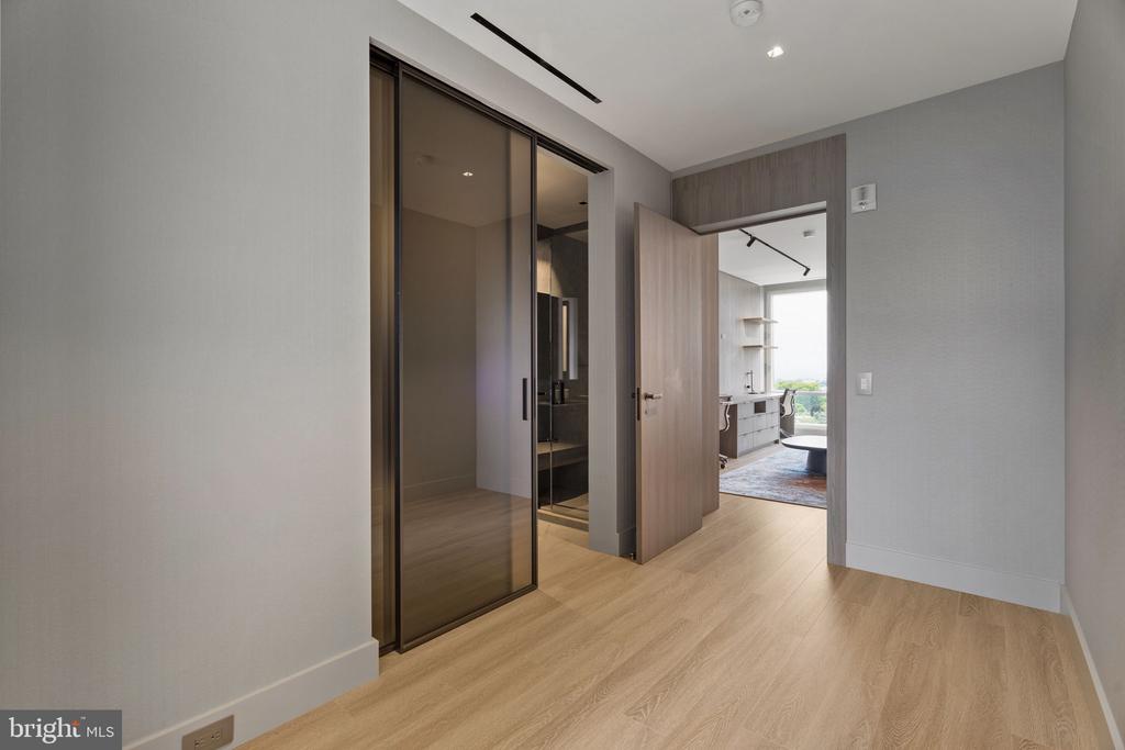 500 WALNUT STREET Unit: 1101/02