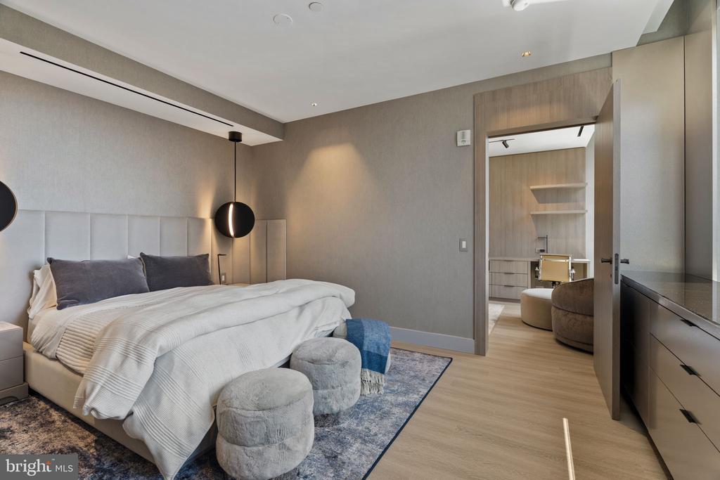 500 WALNUT STREET Unit: 1101/02