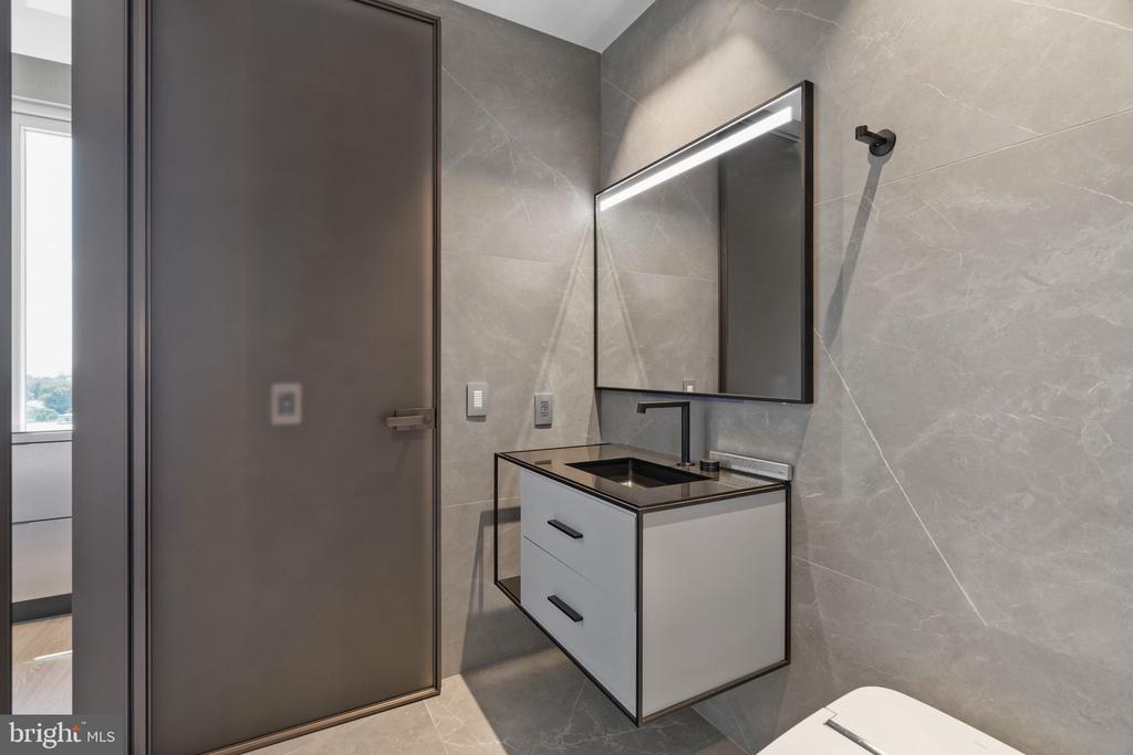 500 WALNUT STREET Unit: 1101/02