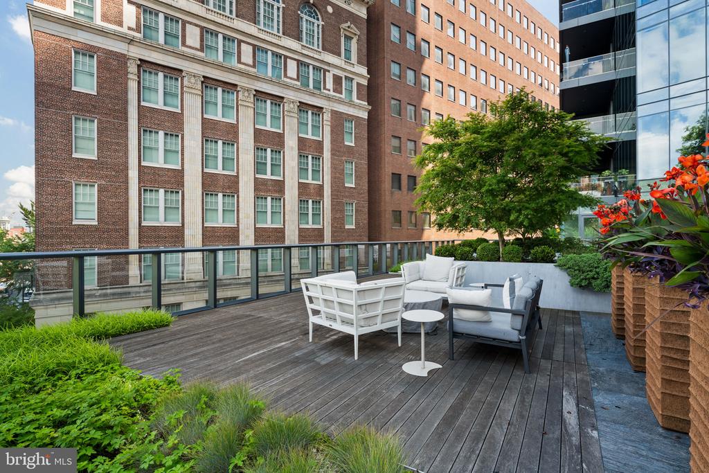 500 WALNUT STREET Unit: 1101/02