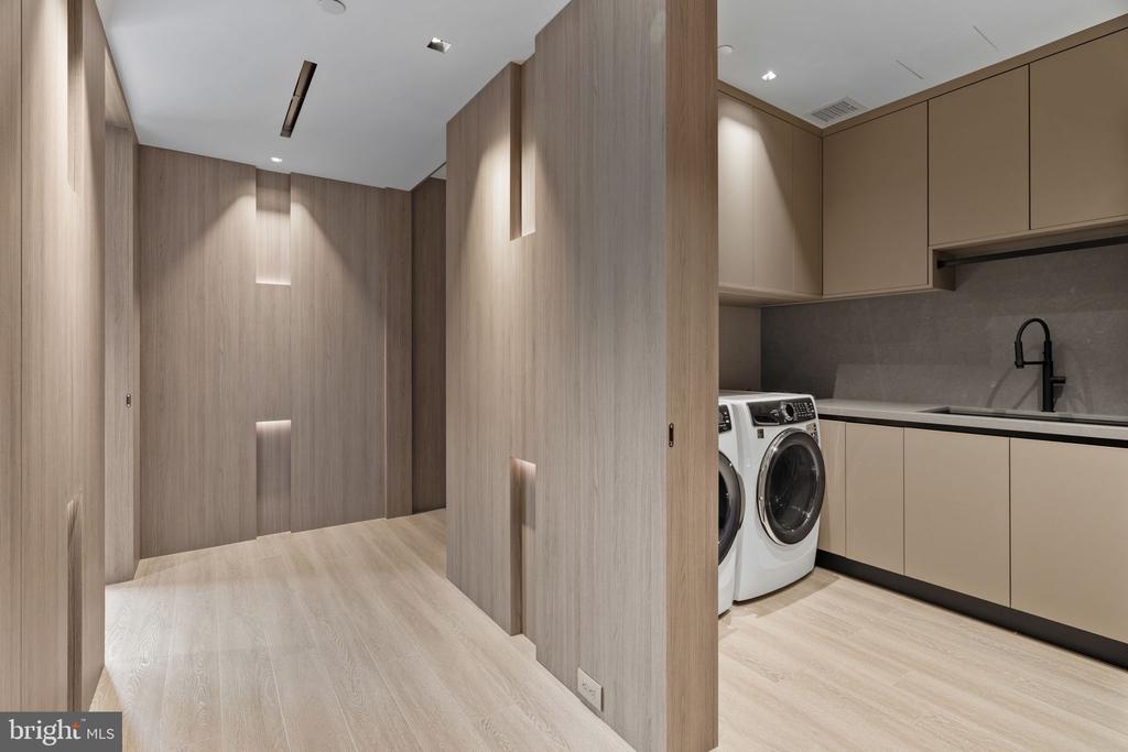500 WALNUT STREET Unit: 1101/02