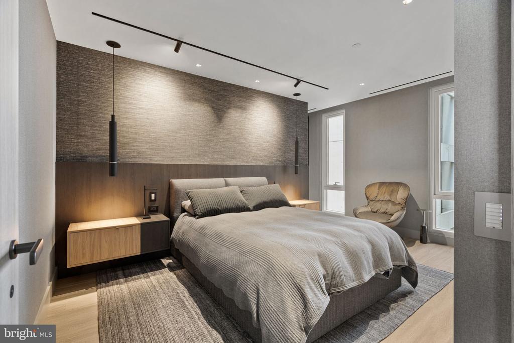 500 WALNUT STREET Unit: 1101/02