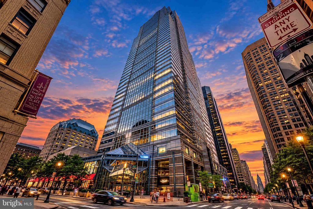 50 S 16TH STREET Unit: 4204