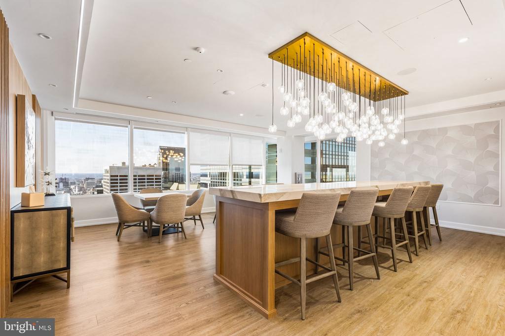 50 S 16TH STREET Unit: 4204