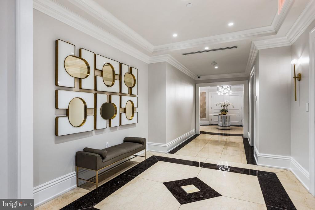 50 S 16TH STREET Unit: 4204