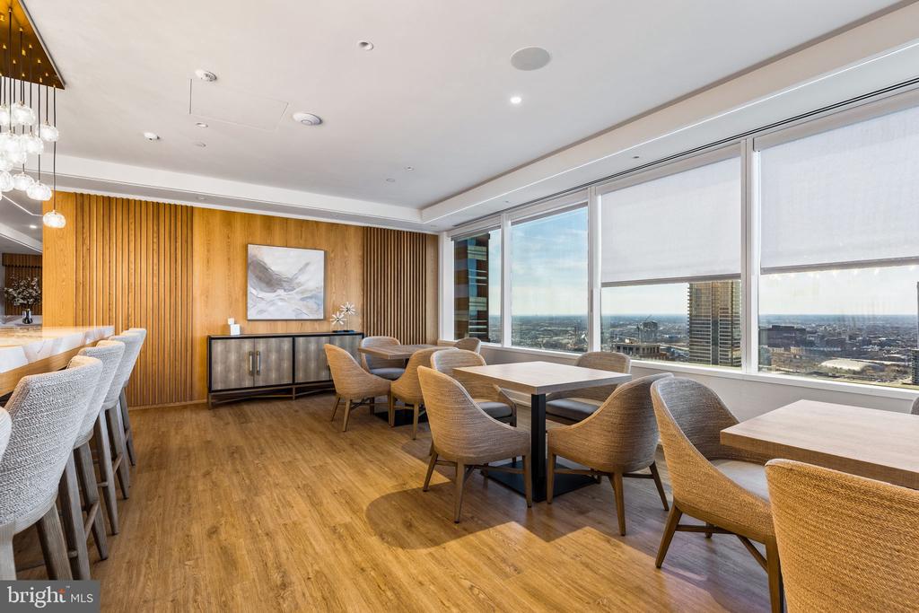 50 S 16TH STREET Unit: 4204