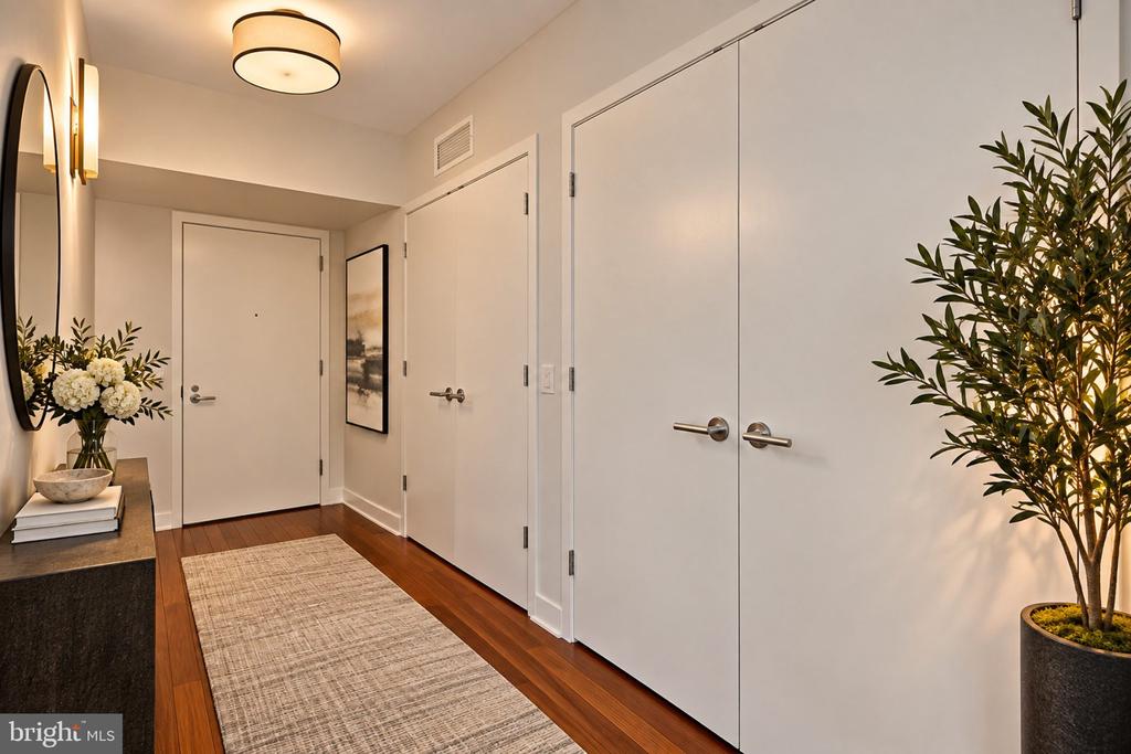 2101 MARKET STREET Unit: 1702