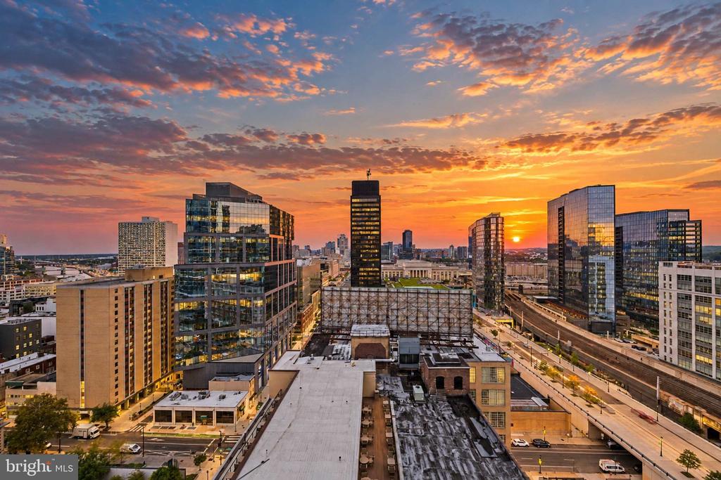 2101 MARKET STREET Unit: 1702