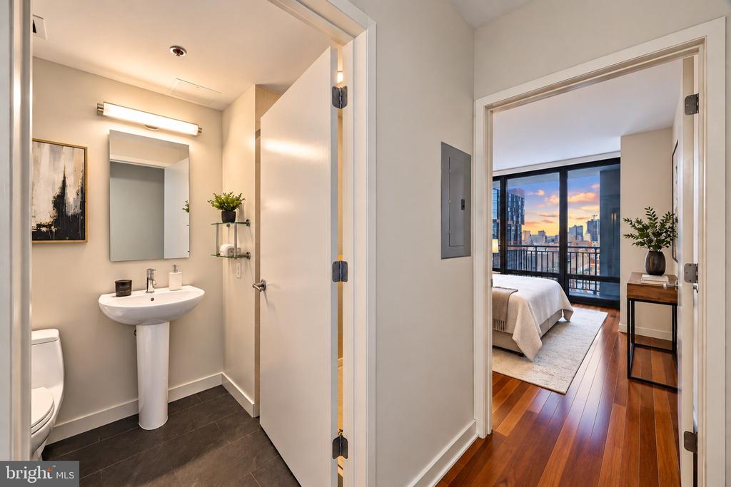 2101 MARKET STREET Unit: 1702