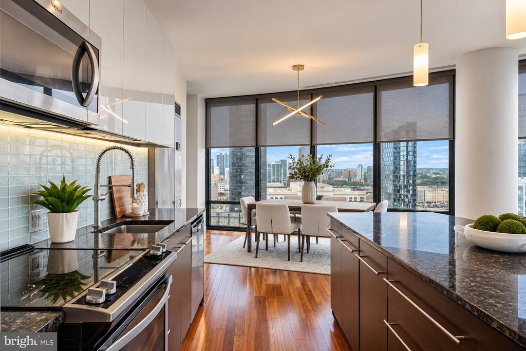2101 MARKET STREET Unit: 1702