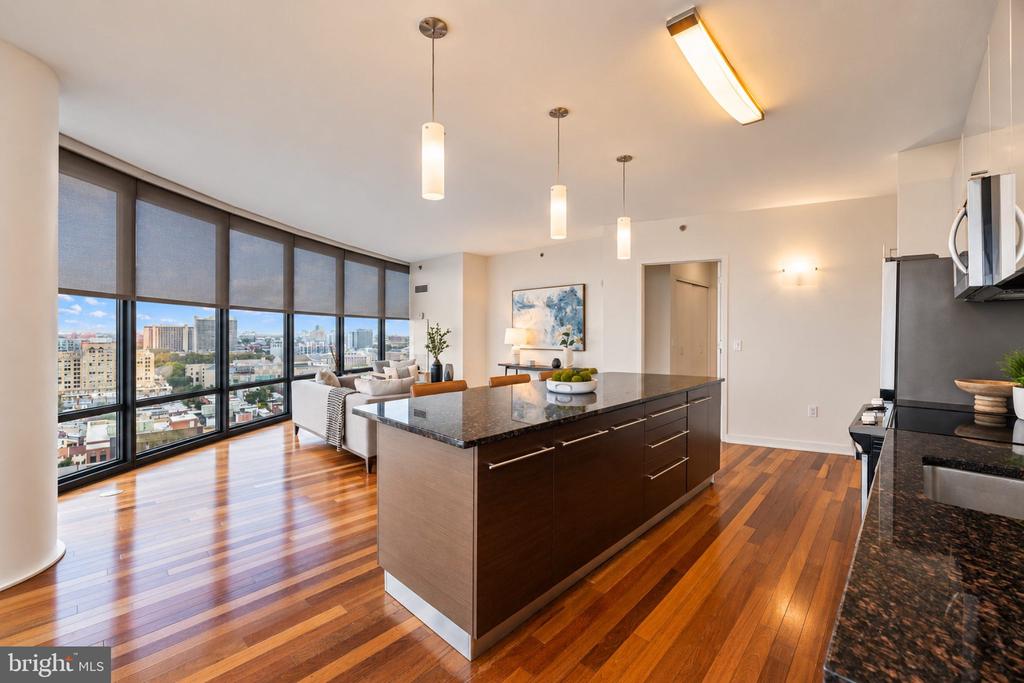 2101 MARKET STREET Unit: 1702