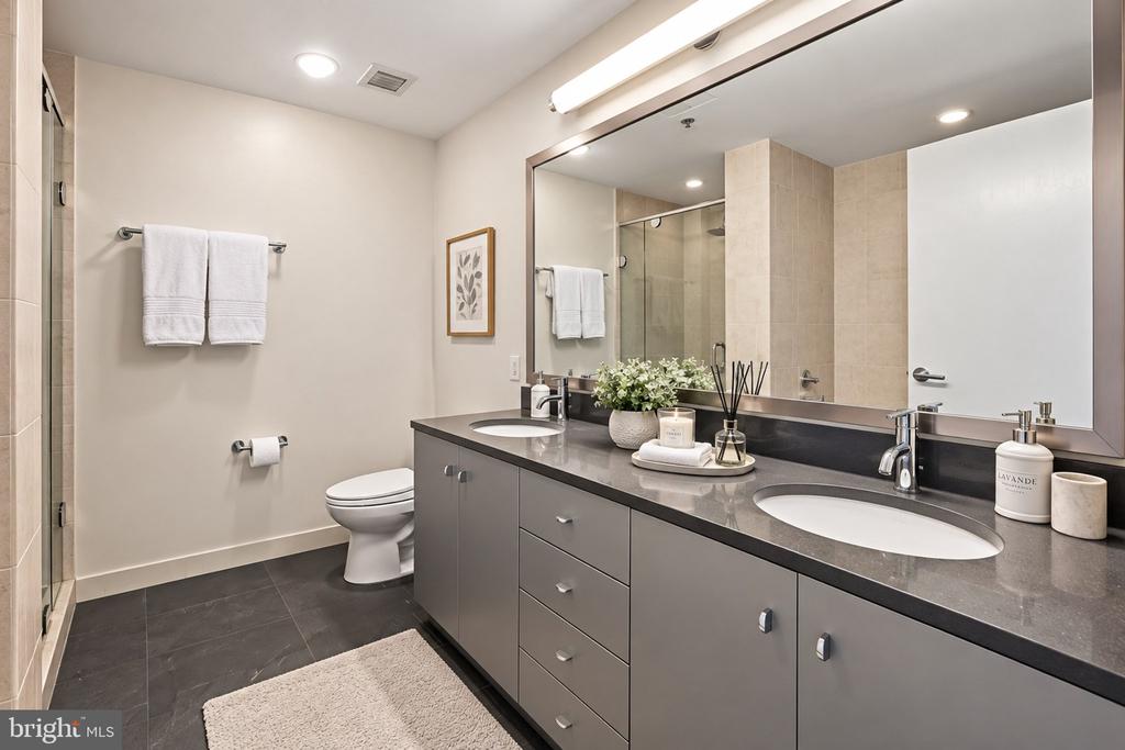 2101 MARKET STREET Unit: 1702