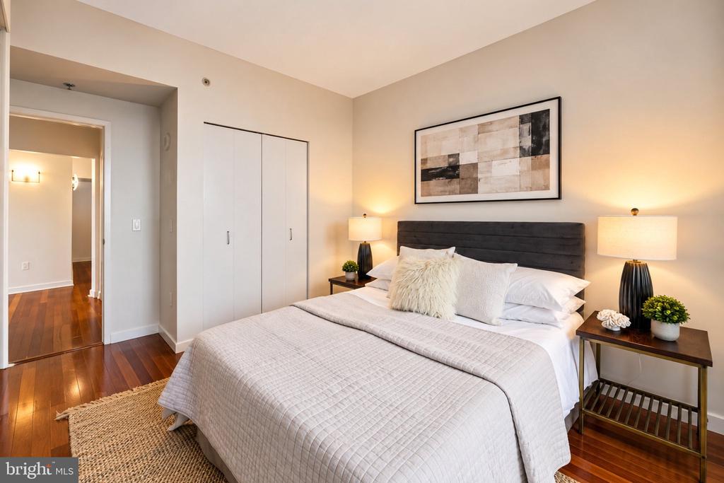 2101 MARKET STREET Unit: 1702