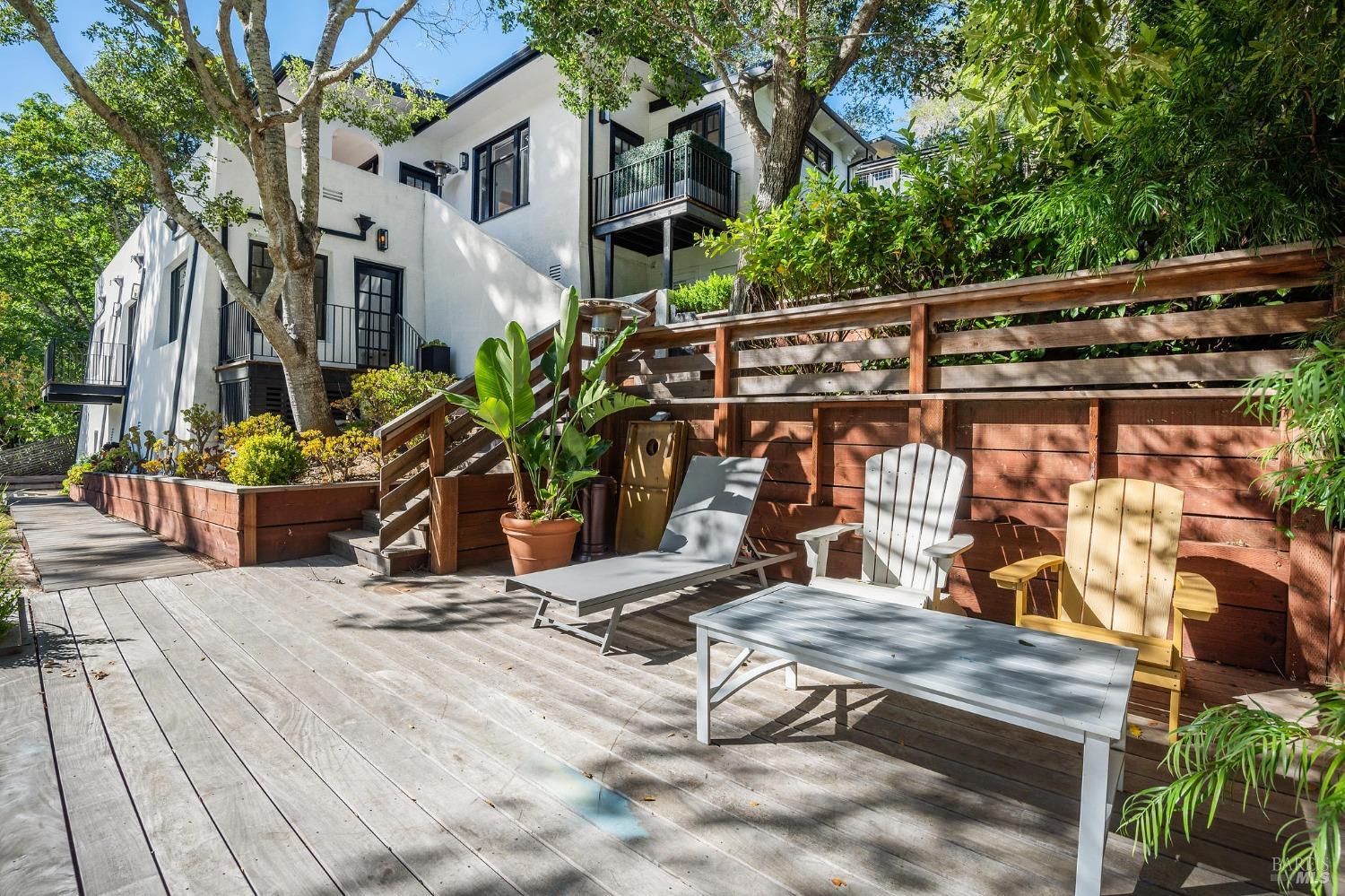 516 Throckmorton Ave