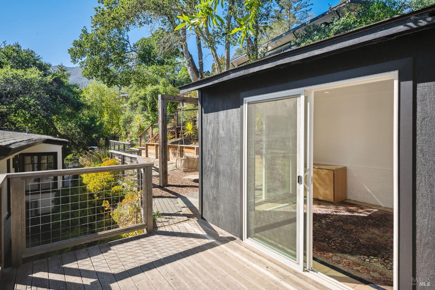 516 Throckmorton Ave