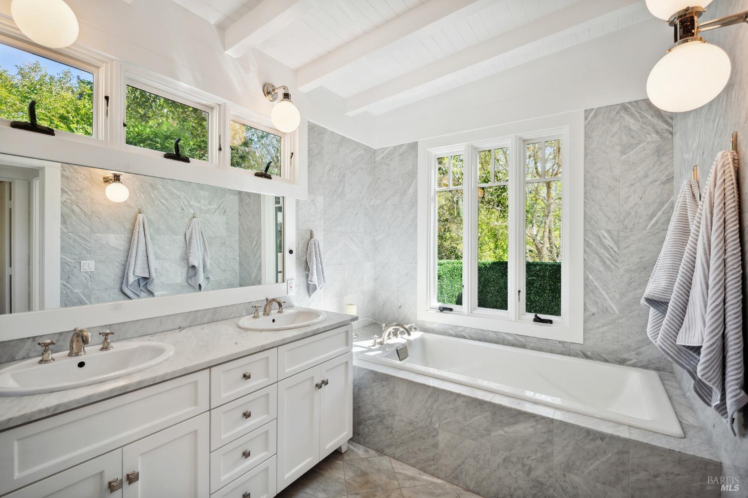 516 Throckmorton Ave