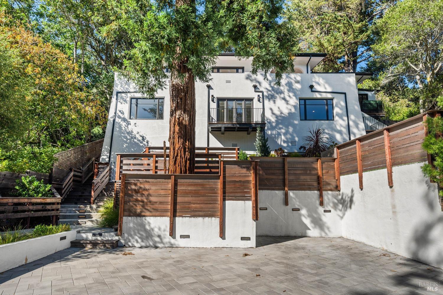 516 Throckmorton Ave