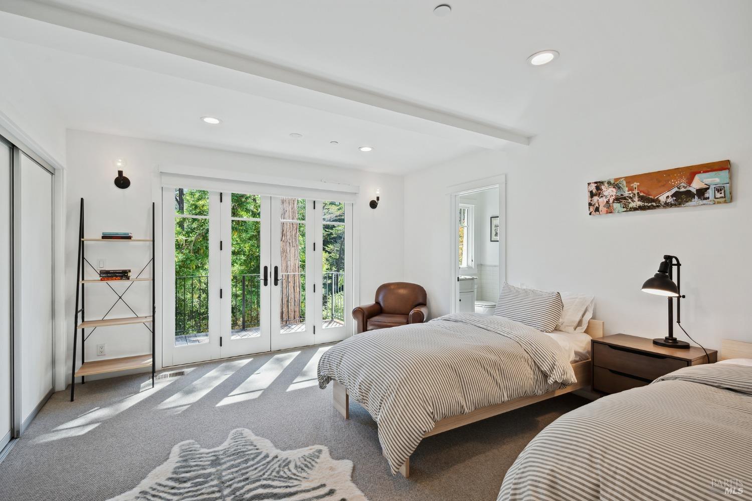 516 Throckmorton Ave