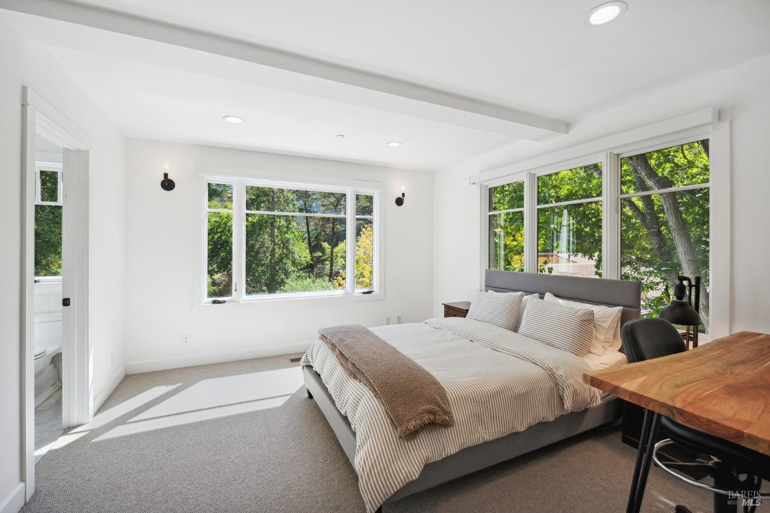 516 Throckmorton Ave