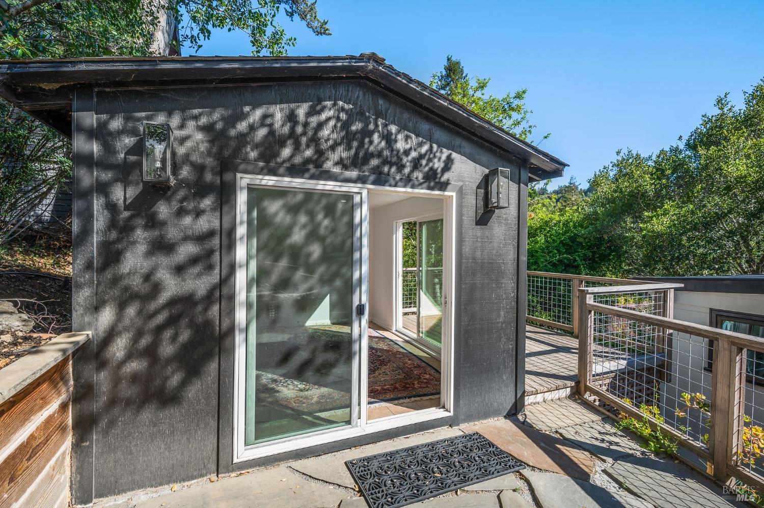 516 Throckmorton Ave