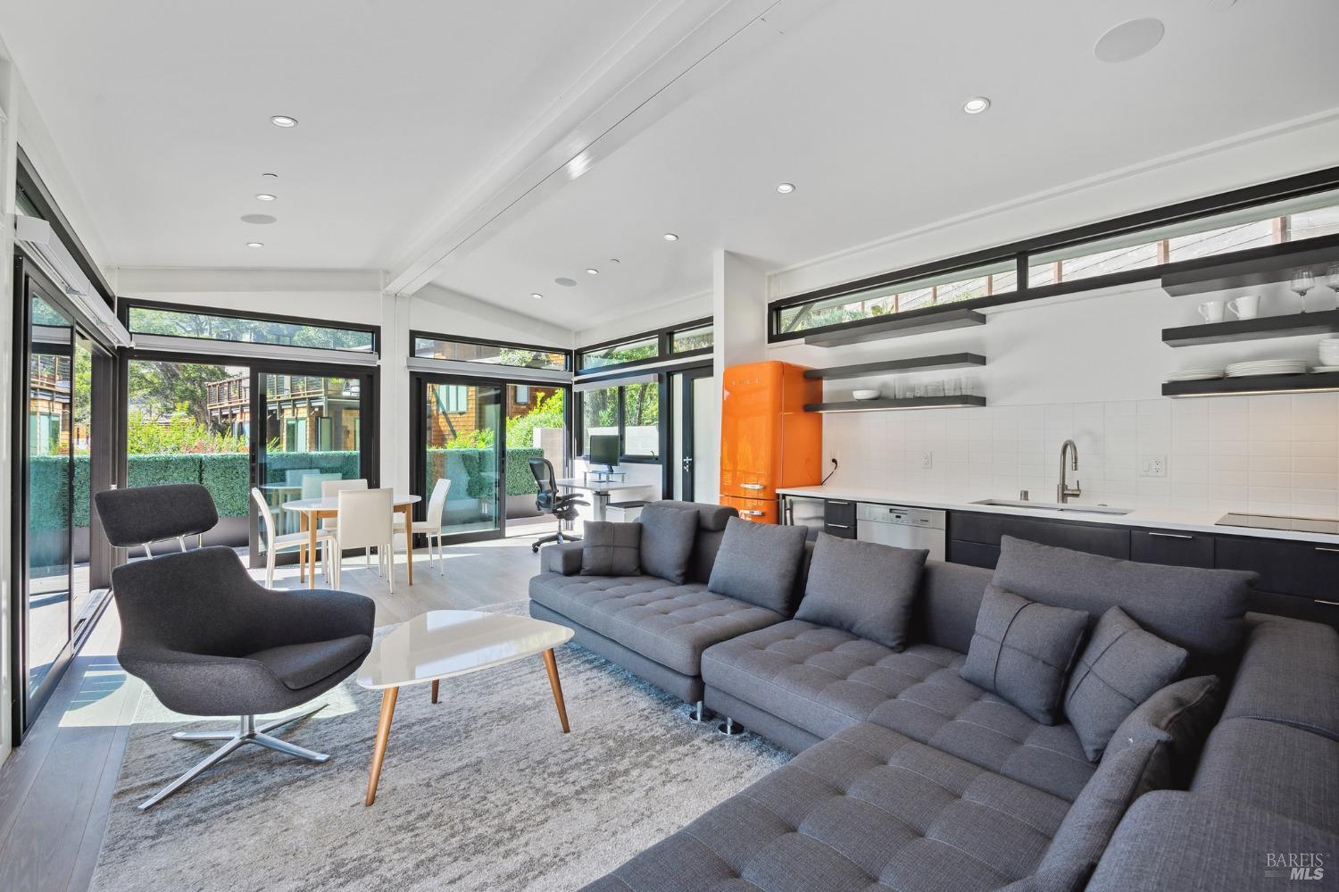 516 Throckmorton Ave