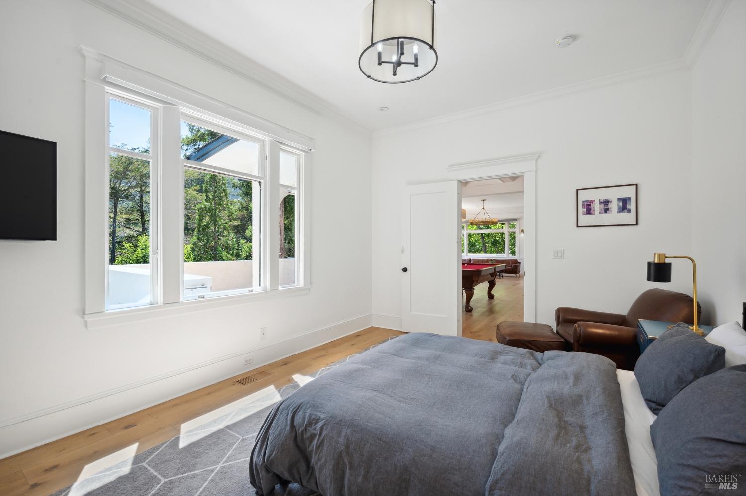 516 Throckmorton Ave