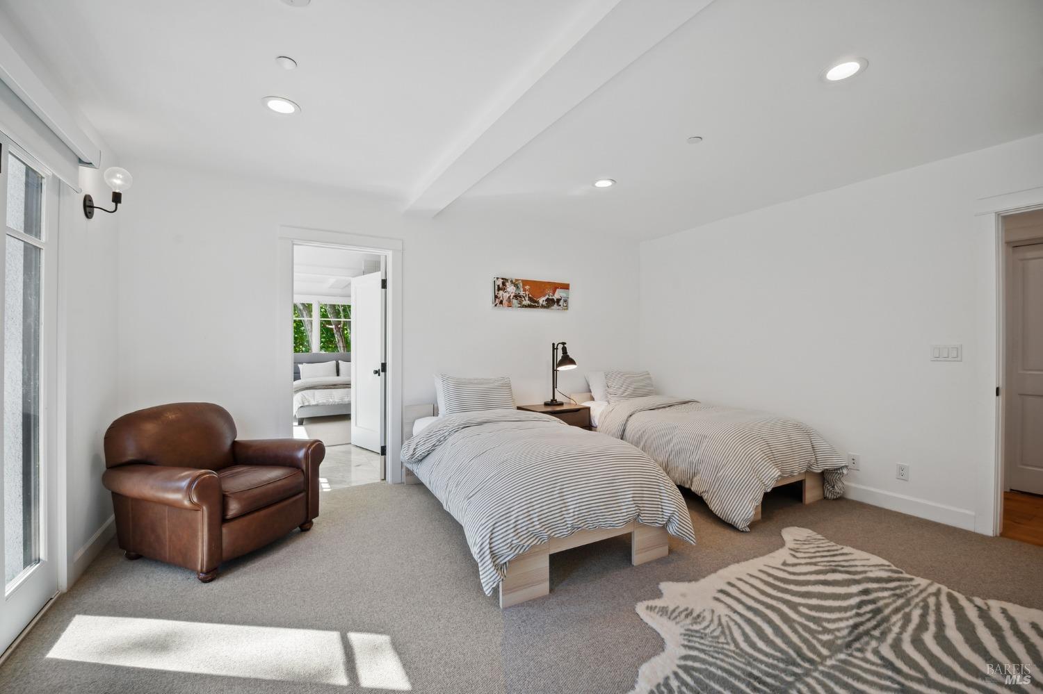 516 Throckmorton Ave