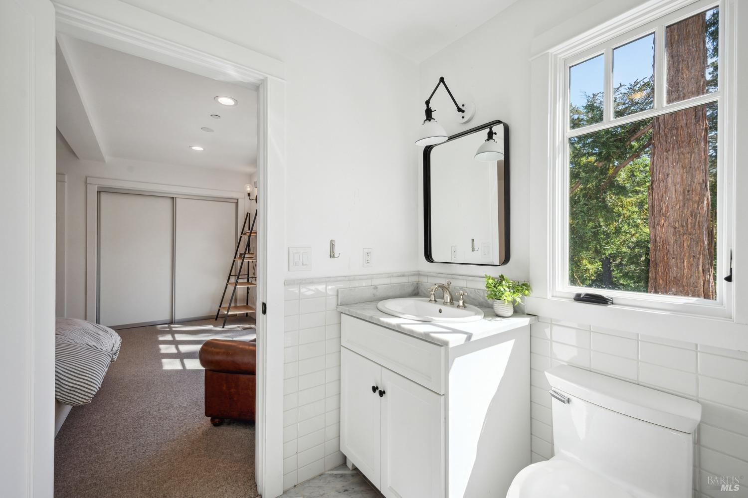 516 Throckmorton Ave