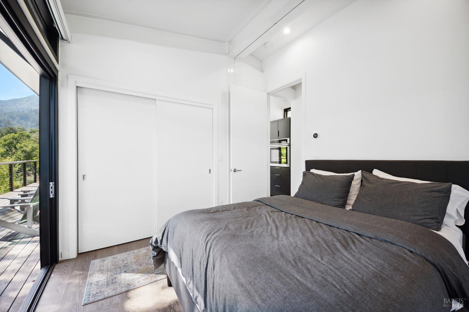 516 Throckmorton Ave