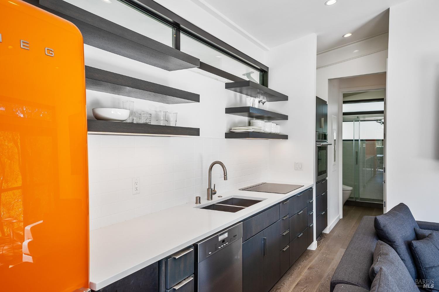 516 Throckmorton Ave