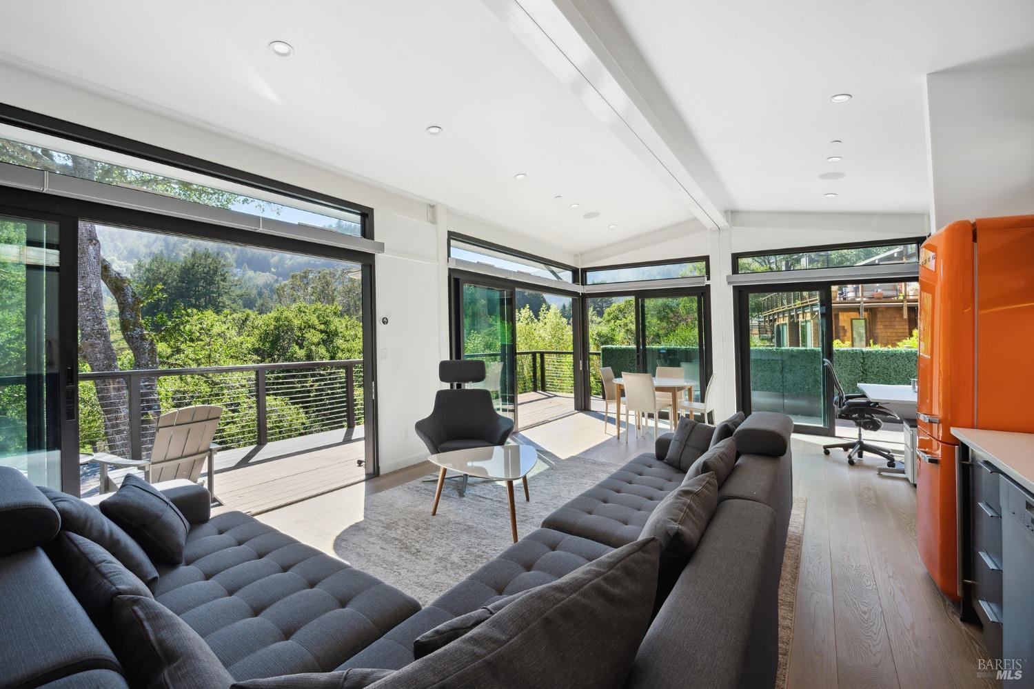 516 Throckmorton Ave