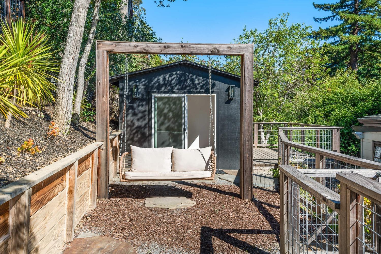 516 Throckmorton Ave