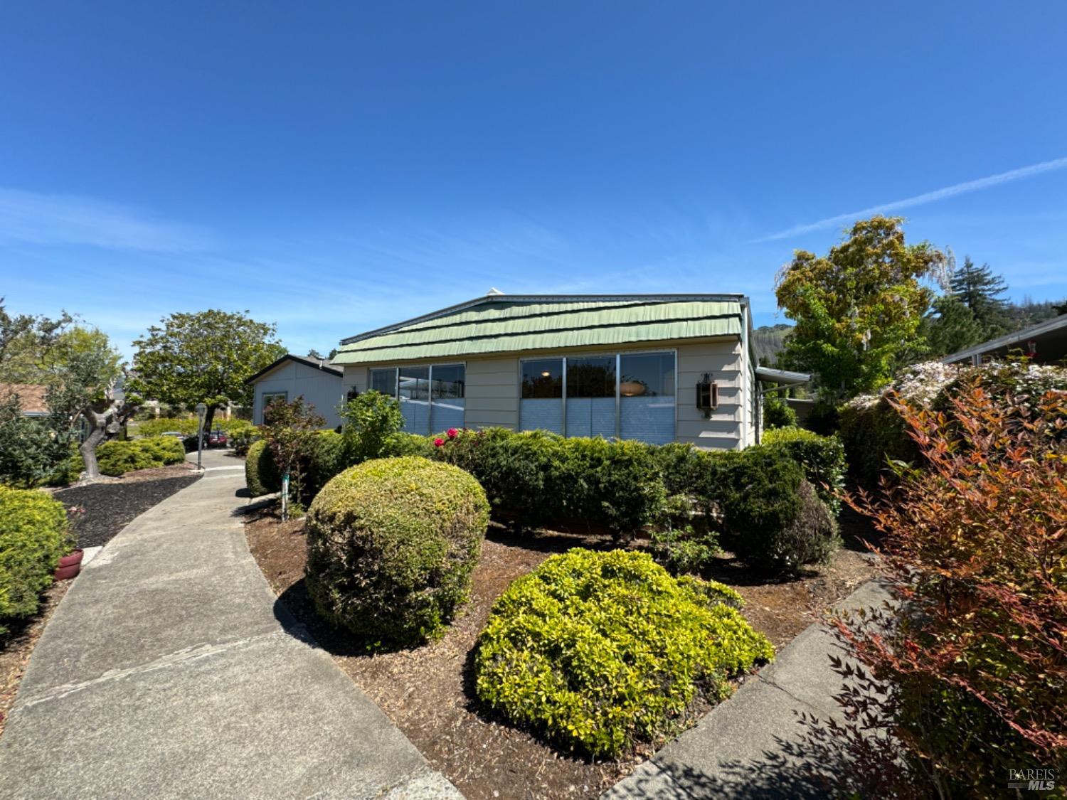 24 Shadybrook Ct