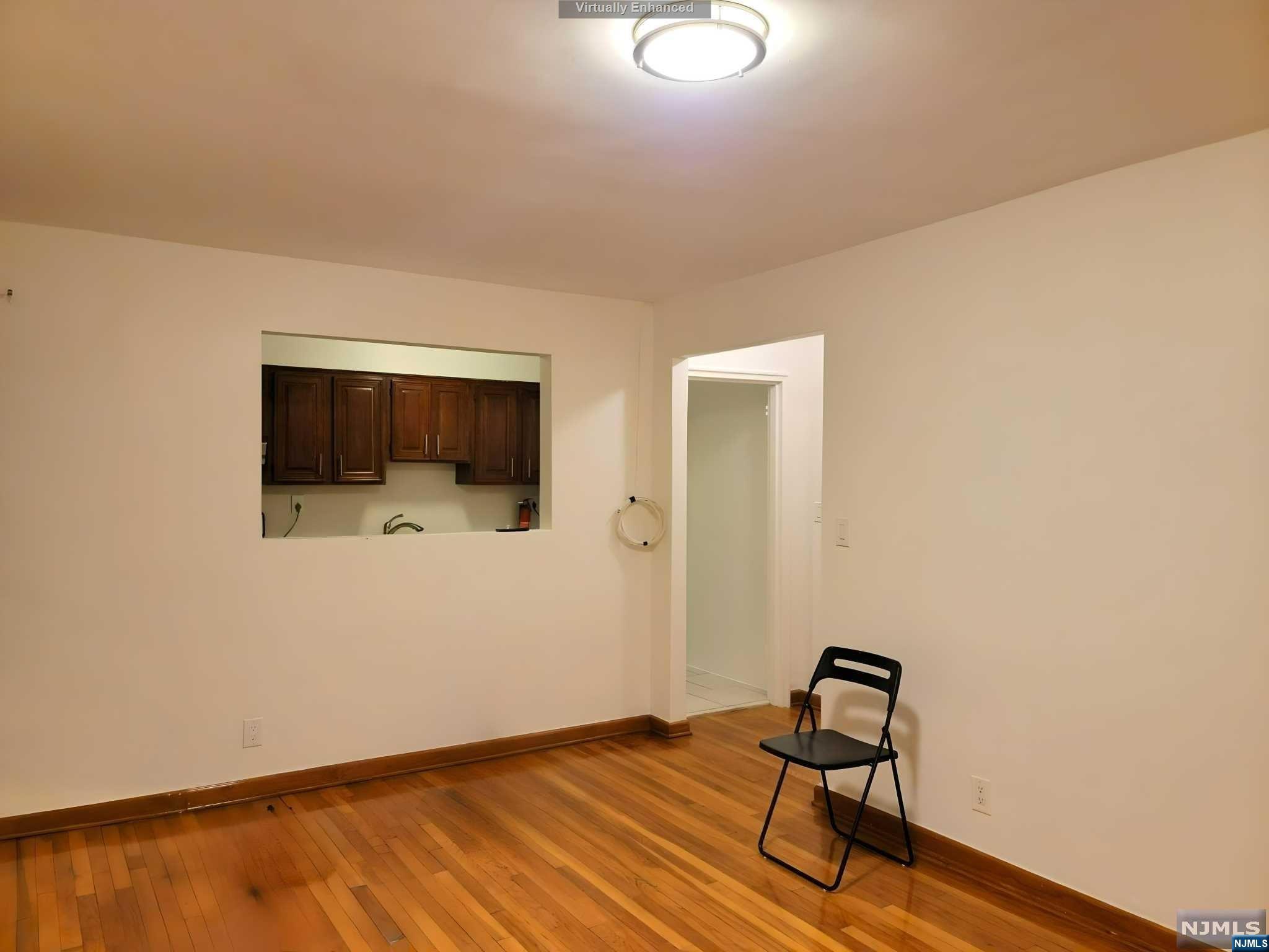 2339 Hudson Terrace B3