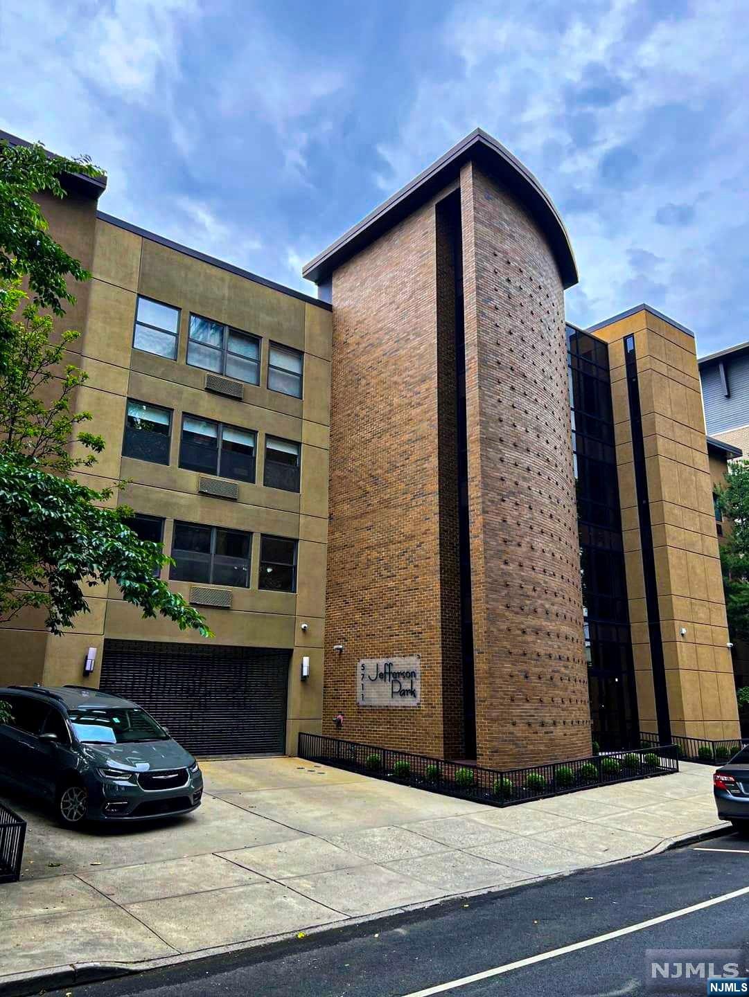 5711 Jefferson Street 406