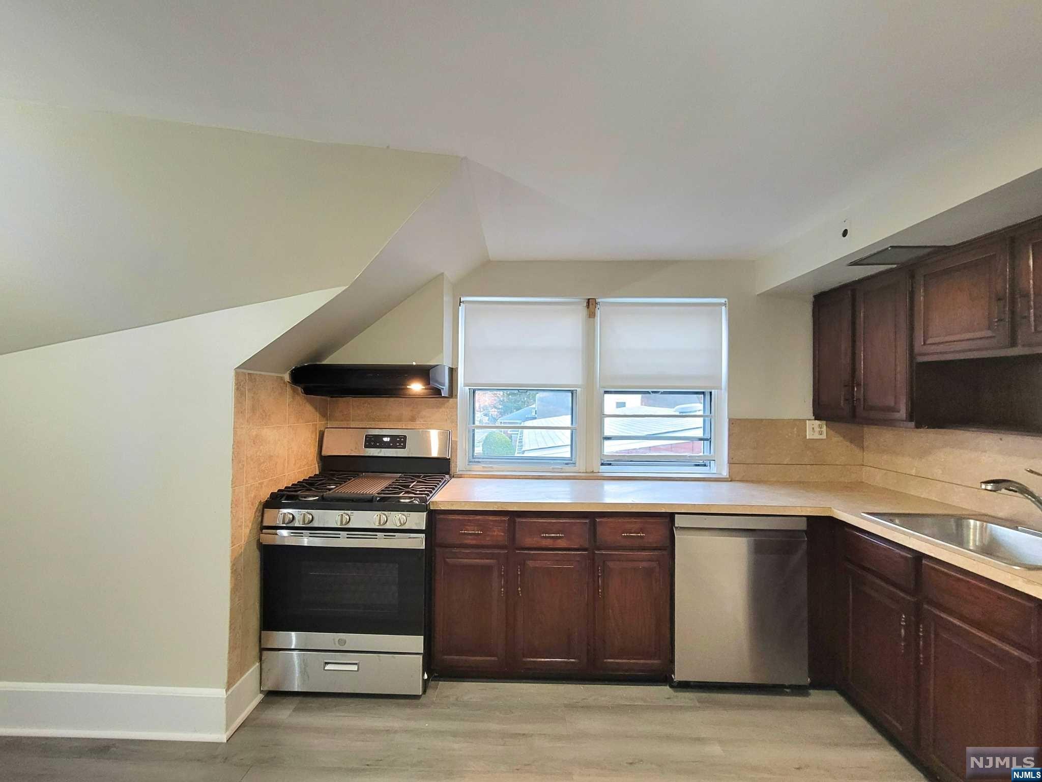 1250 Anderson Avenue 2