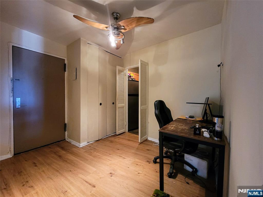 2400 Hudson Terrace 3a