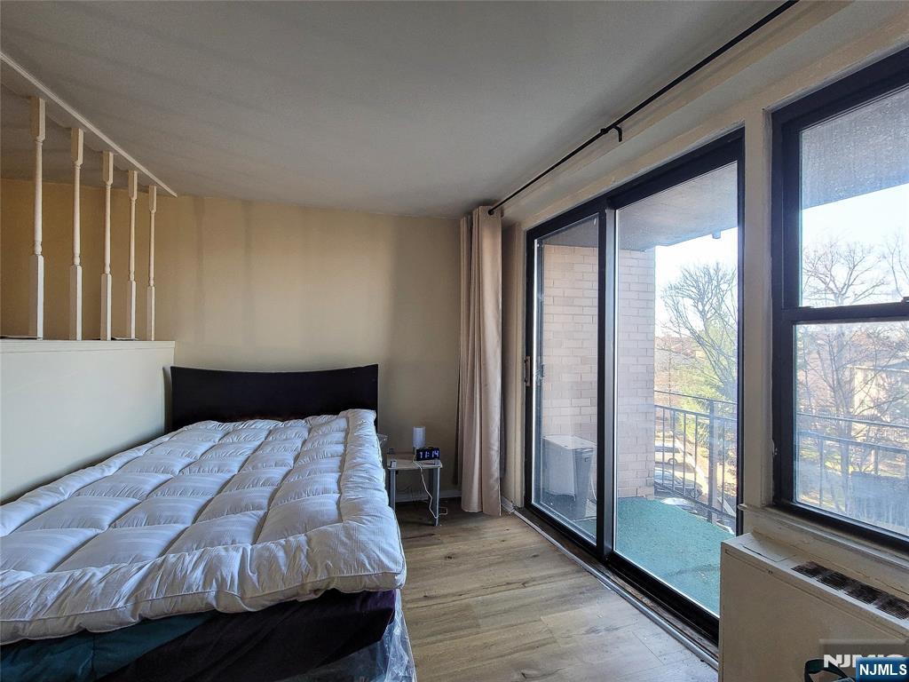 2400 Hudson Terrace 3a