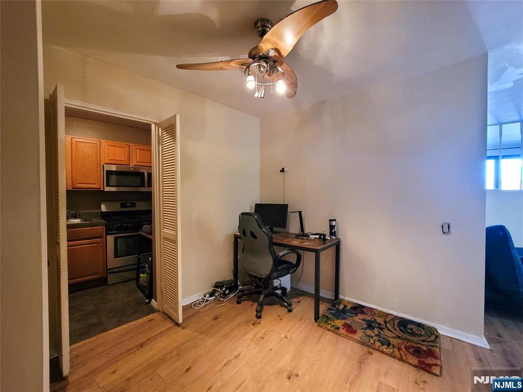 2400 Hudson Terrace 3a
