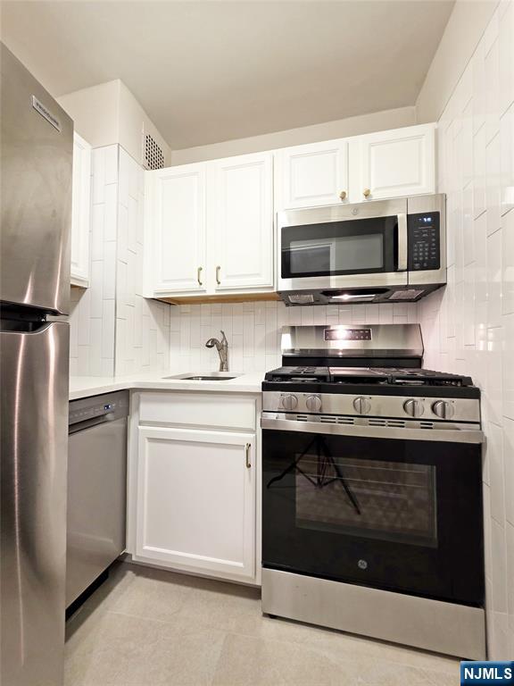 2400 Hudson Terrace 3A