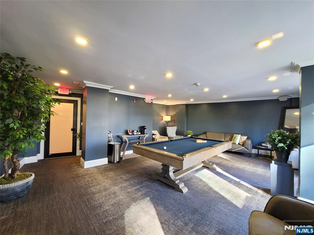 2400 Hudson Terrace 3A