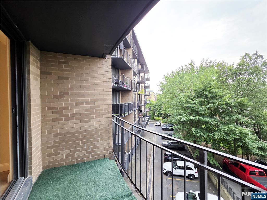 2400 Hudson Terrace 3A